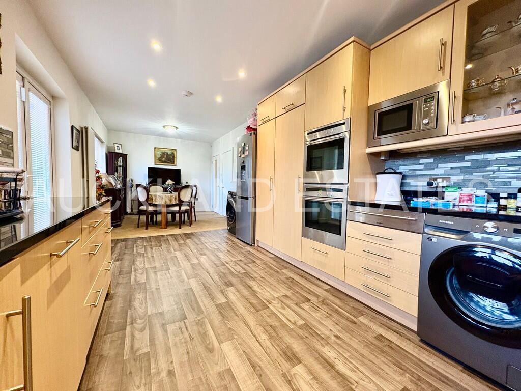 Additional image 21 of Swanland Road, Brookmans Park