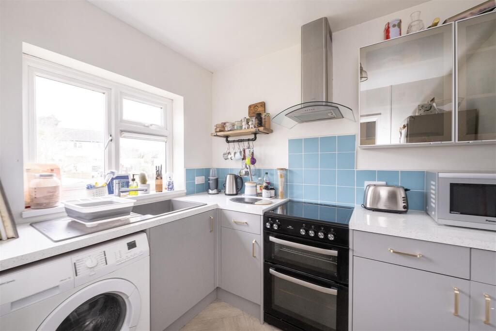 Additional image 5 of Pickford Hill, Harpenden