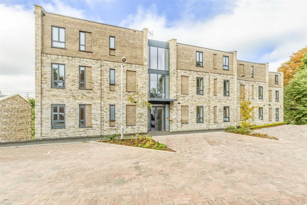 Green Close, Brookmans Park, Hatfield