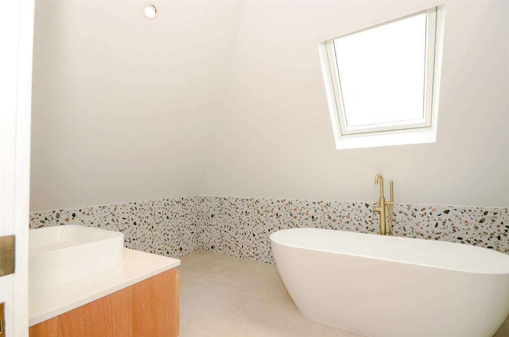 Additional image 14 of Wildwood Avenue, Bricket Wood, St. Albans