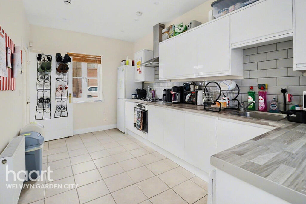 Fillingham Way, Hatfield