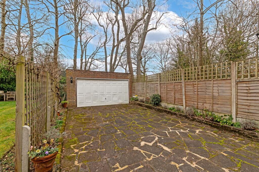 Additional image 5 of Kentish Lane, Brookmans Park