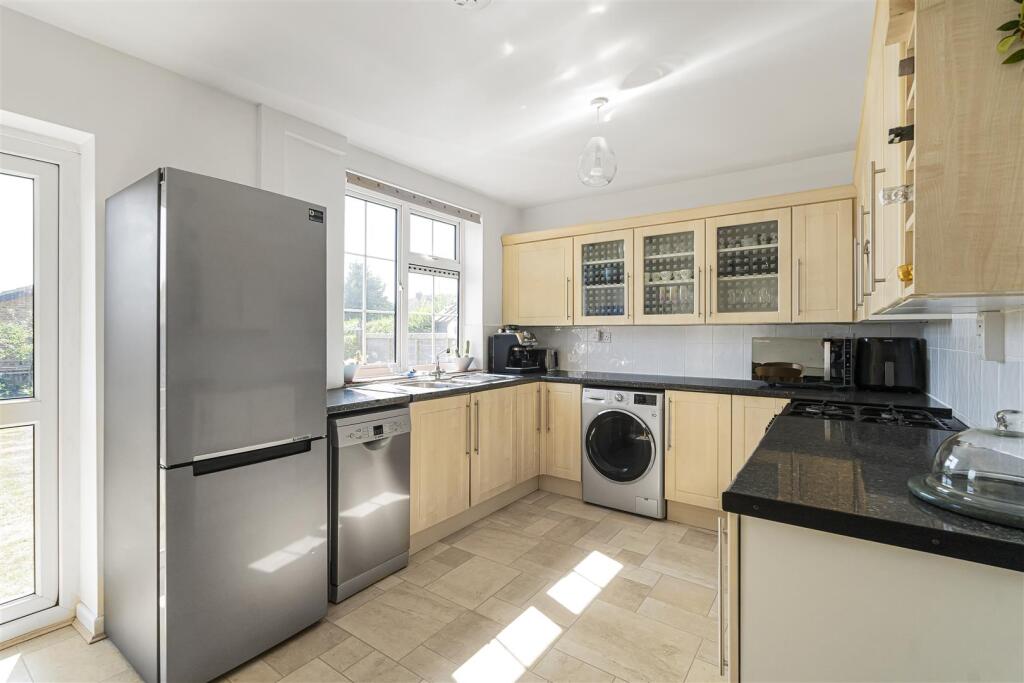 Additional image 19 of Barnfield Road, Welwyn Garden City