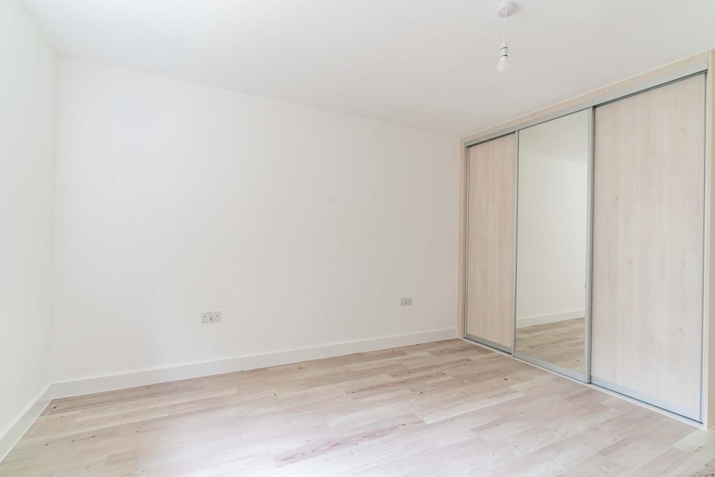 Additional image 6 of Cane Drive, Hanstead, Bricket Wood, St. Albans, Hertfordshire, AL2