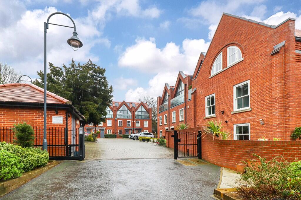 Additional image 18 of Oak Tree Gardens, St. Albans, Hertfordshire, AL1