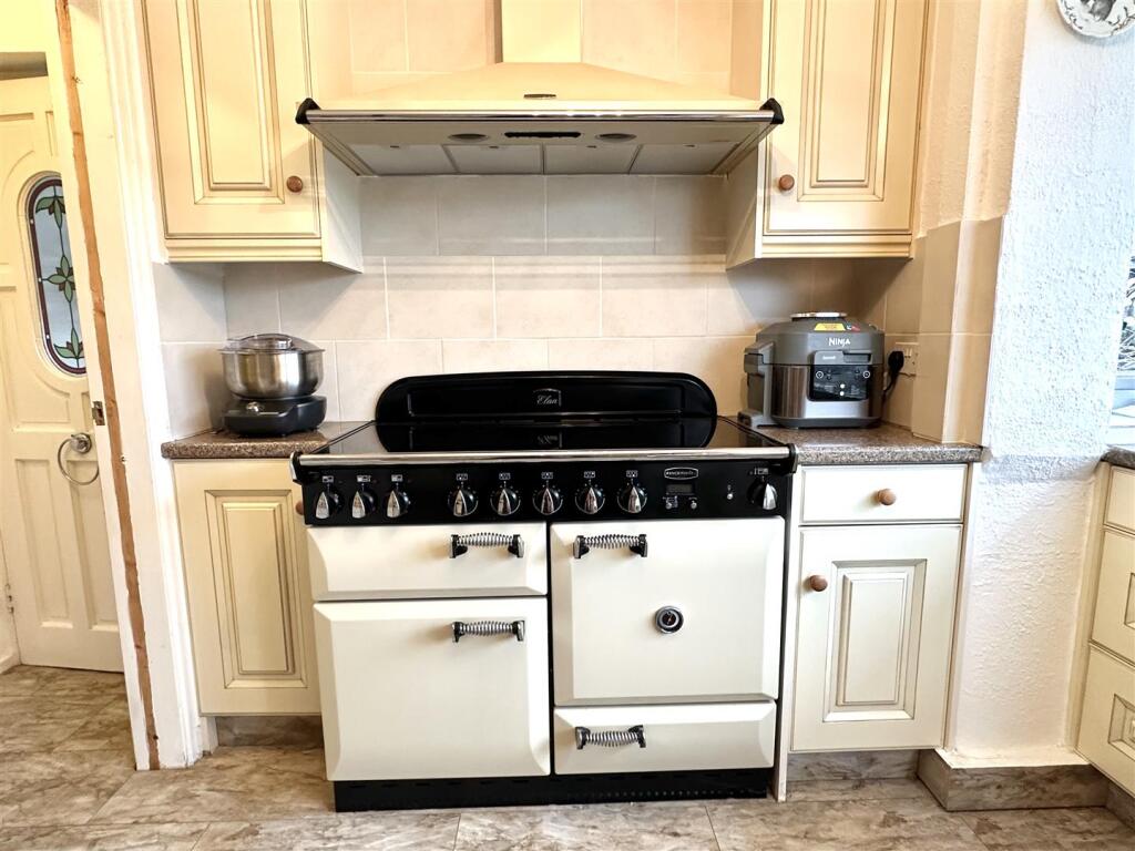 Additional image 11 of Seggs Lane, Alcester