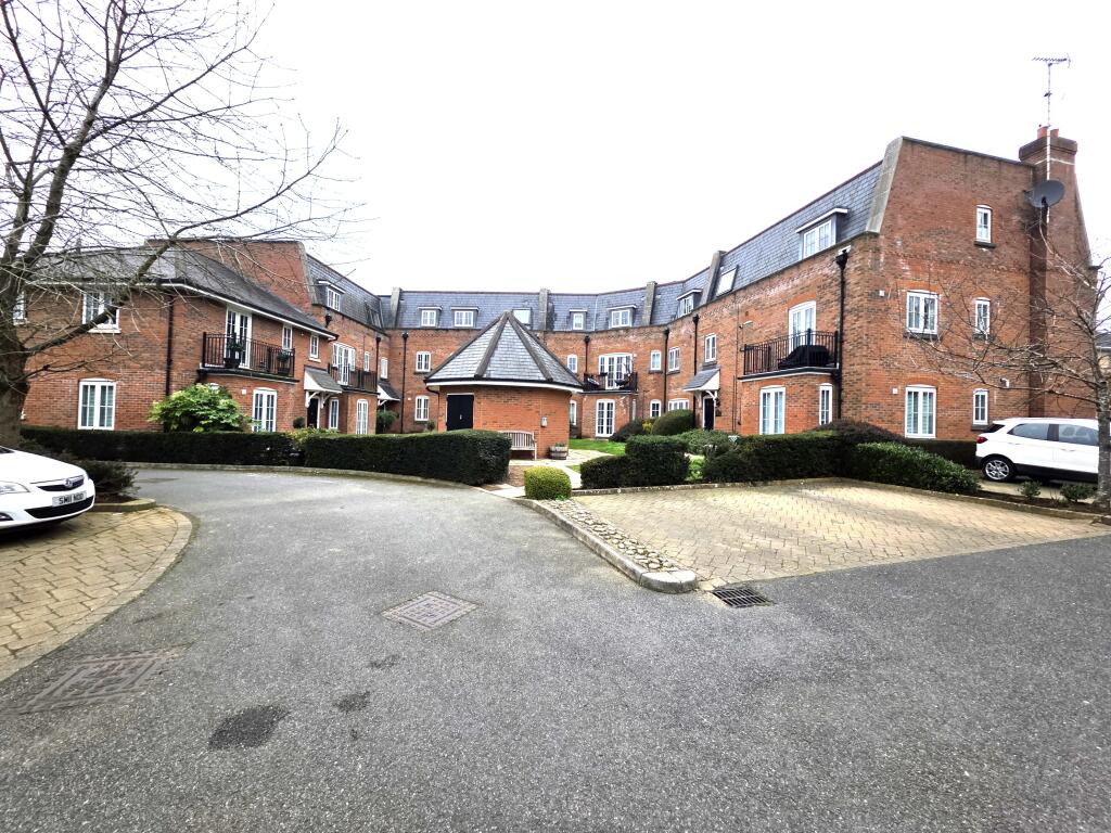 Additional image 11 of Great North Road, HATFIELD