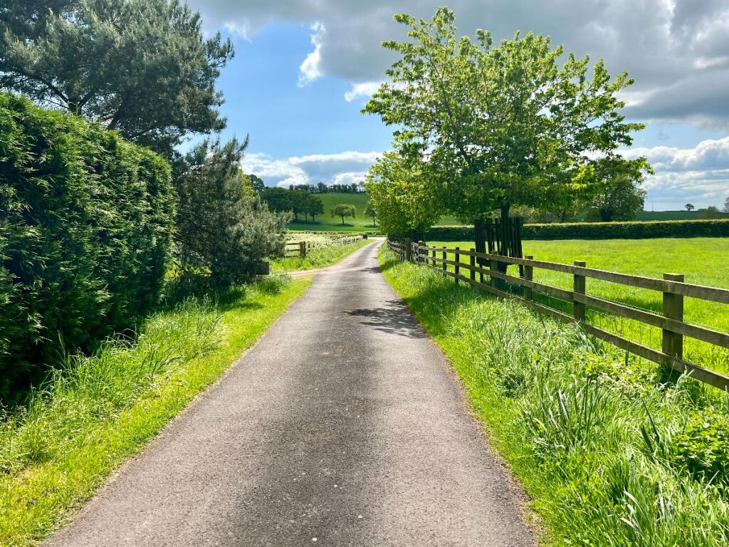 Additional image 6 of Room at Park Farm, Kidderminster Road, Dodford, Bromsgrove