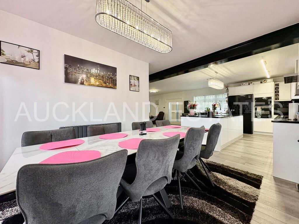 Additional image 37 of Swanland Road, Brookmans Park