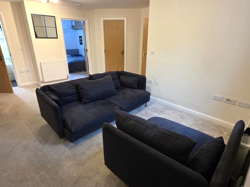 Additional image 3 of Great North Road, HATFIELD