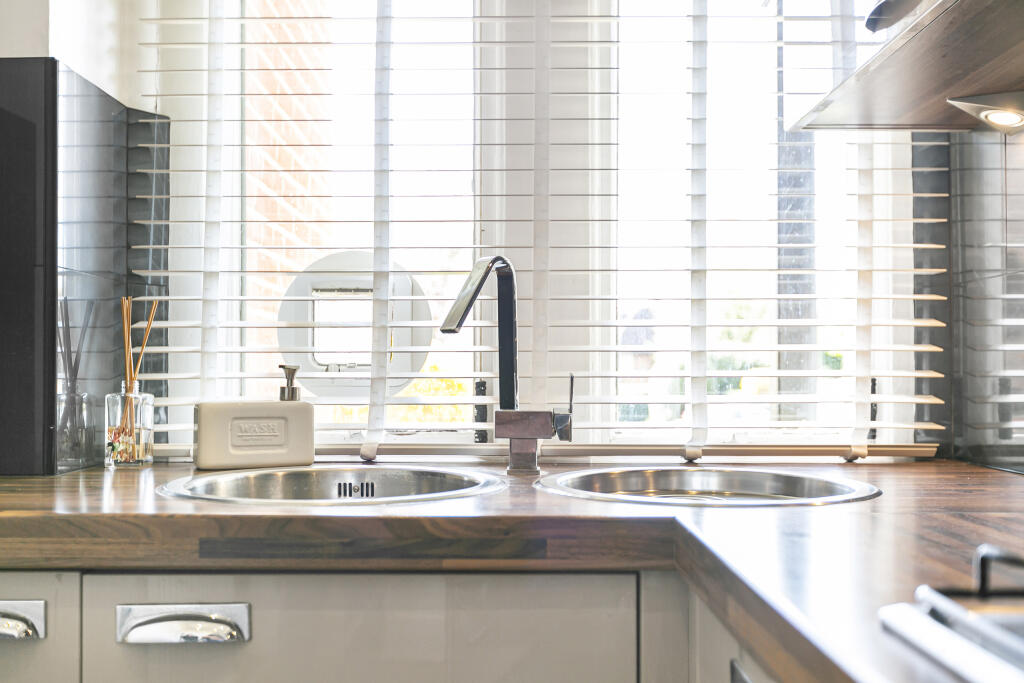 Additional image 13 of Akrill House, Hollybush Lane, Harpenden, Hertfordshire