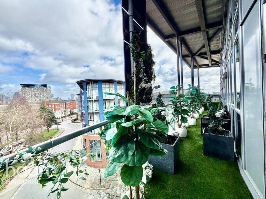 Additional image 15 of Luxury Apartment, Park Central