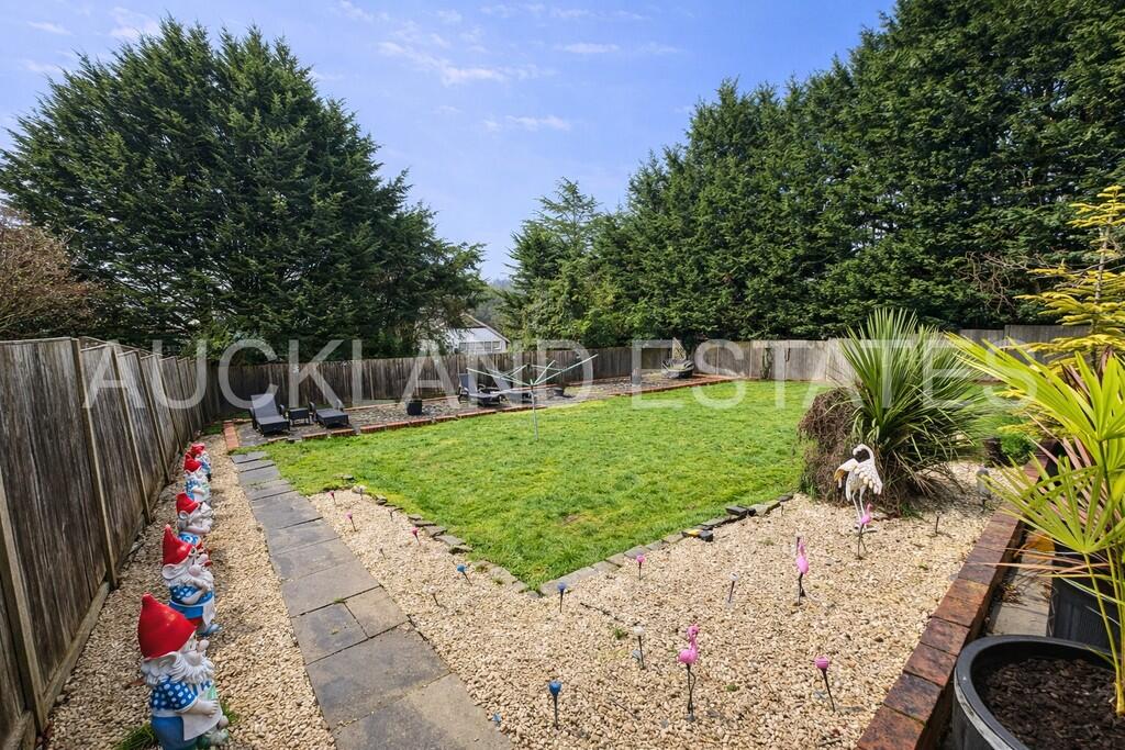 Additional image 29 of Swanland Road, Brookmans Park