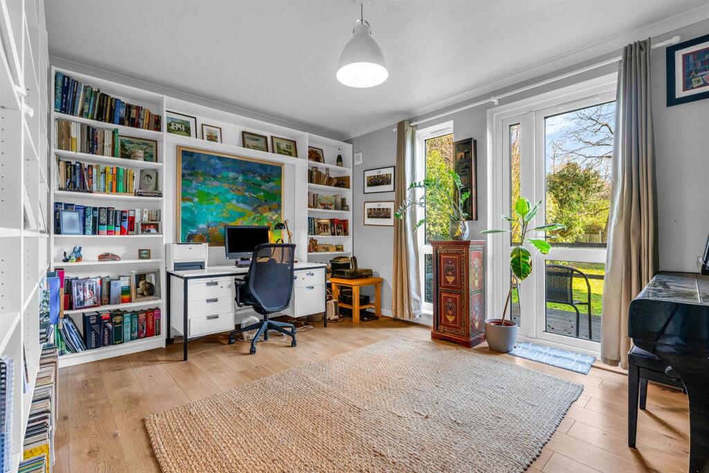 Additional image 11 of Canonsfield Road, Welwyn