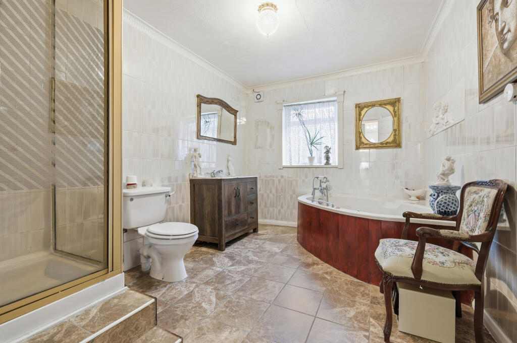 Additional image 15 of Mount Drive, Park Street, St. Albans