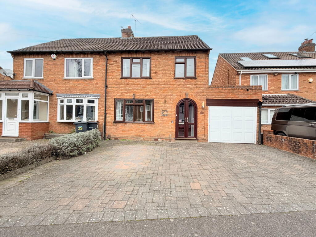 Links Road, Birmingham, B14 4TW