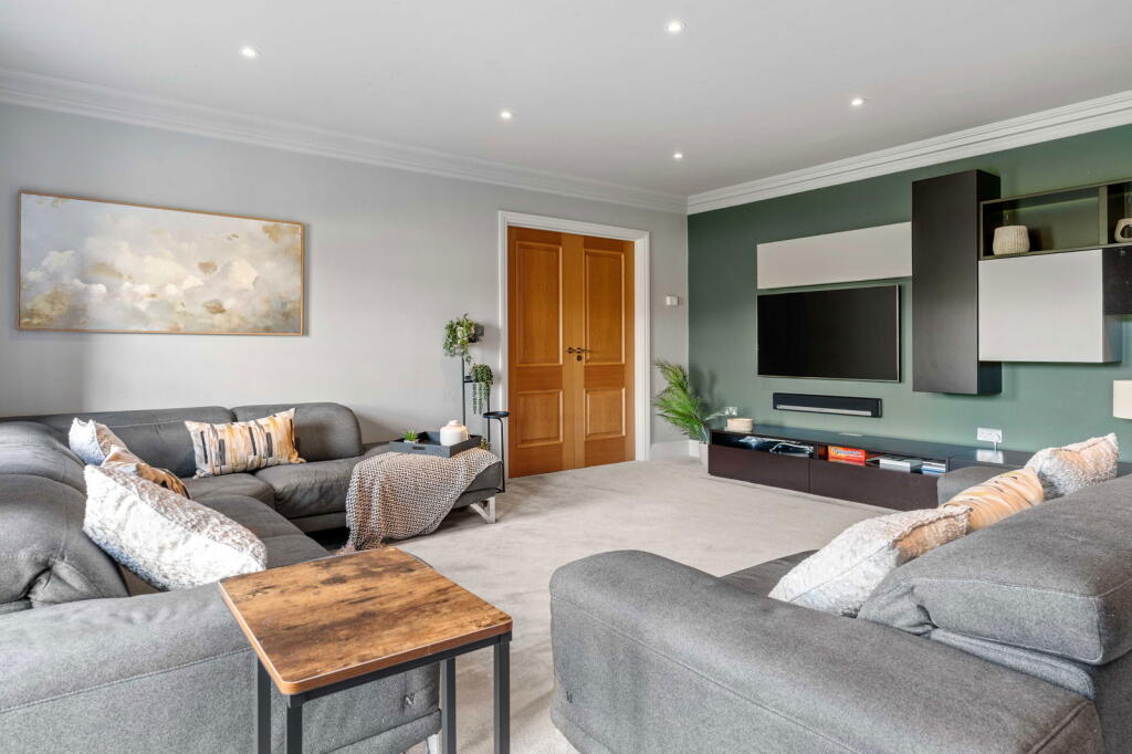 Additional image 13 of Pottersheath Road, Welwyn, AL6 9SY