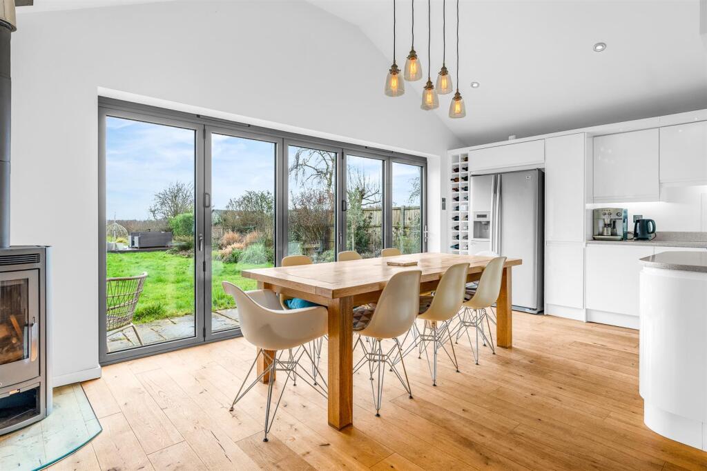 Additional image 5 of Godfries Close, Tewin, Welwyn