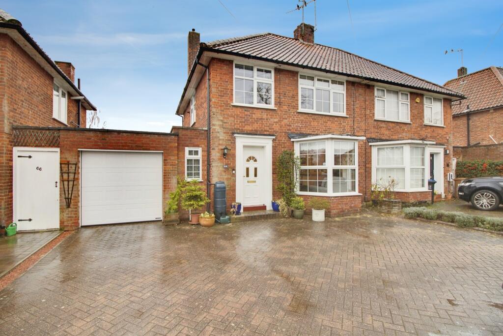 Woodhall Lane, Welwyn Garden City