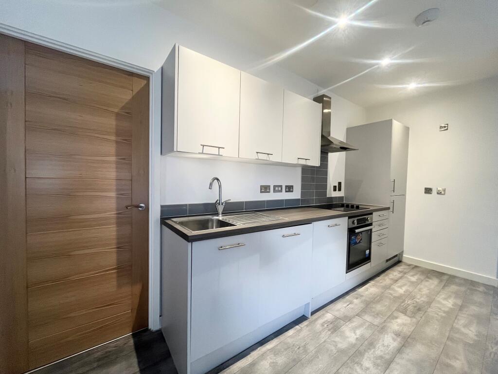 Additional image 2 of Equipoint, Yardley B25