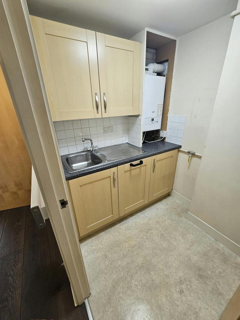 Additional image 7 of Unit 15-16,Aston Fields Industrial Estate, Aston Road, Bromsgrove, B60 3EX