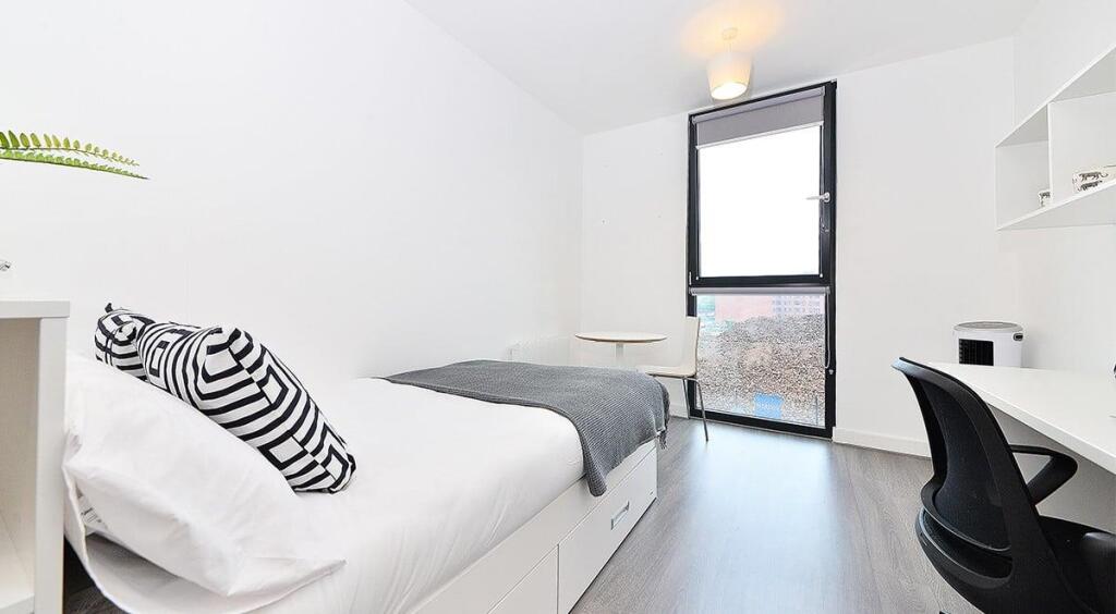 Additional image 39 of Birmingham | Student | September | B5