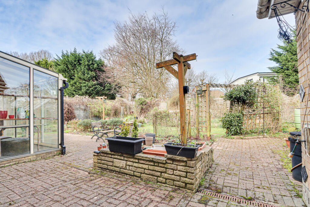 Additional image 16 of Ridgewood Drive, Harpenden, Hertfordshire, AL5