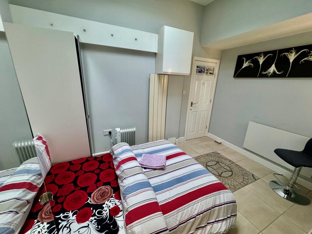 Additional image 5 of Clover Road