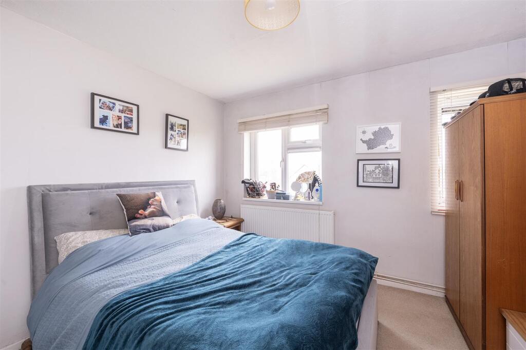 Additional image 8 of Pickford Hill, Harpenden