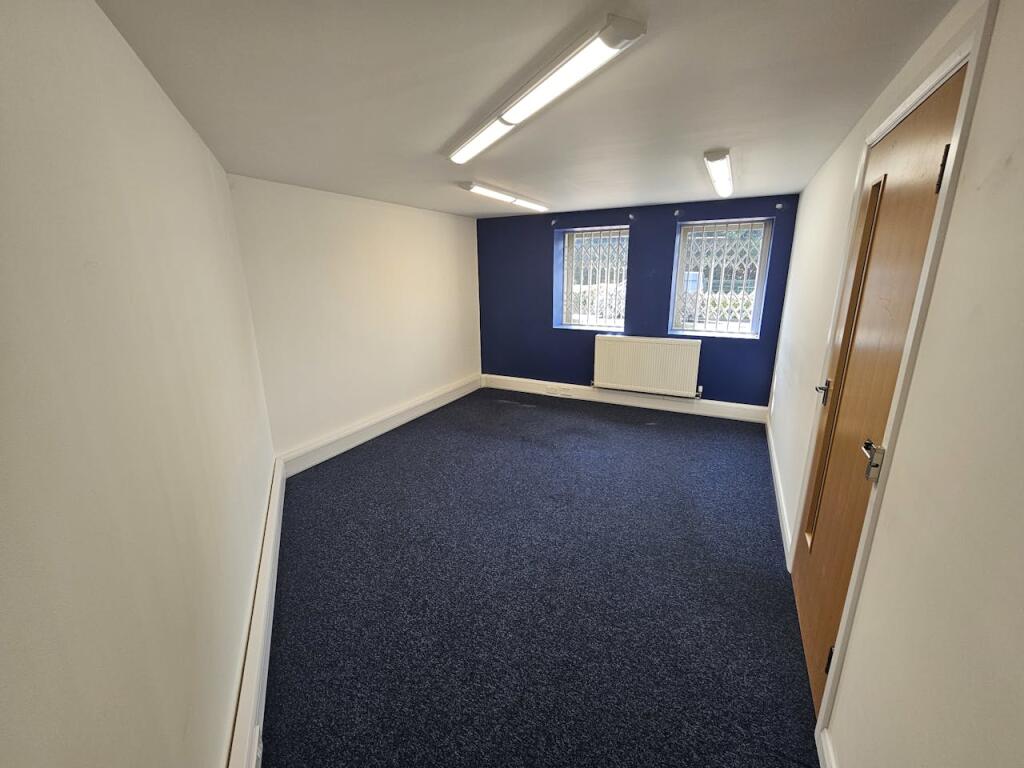 Additional image 12 of Unit 15-16,Aston Fields Industrial Estate, Aston Road, Bromsgrove, B60 3EX