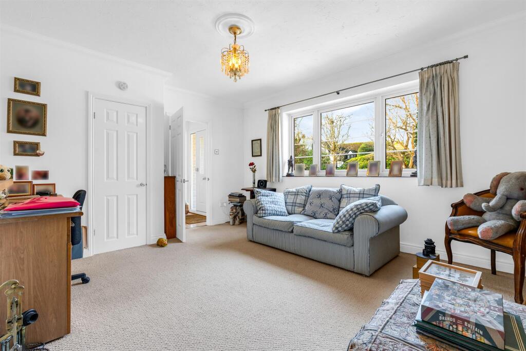 Additional image 10 of Canonsfield Road, Welwyn