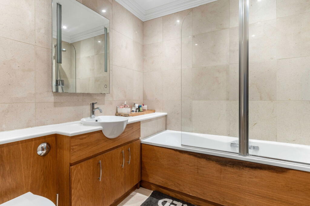 Additional image 38 of Pottersheath Road, Welwyn, AL6 9SY