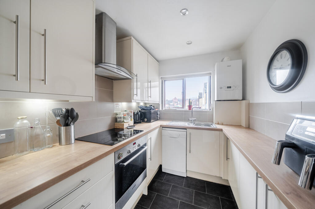 Additional image 3 of Pearces Walk, St. Albans, AL1