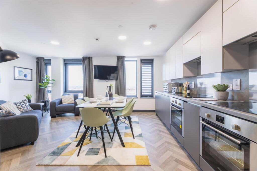 Additional image 37 of Birmingham | Student | September | B4