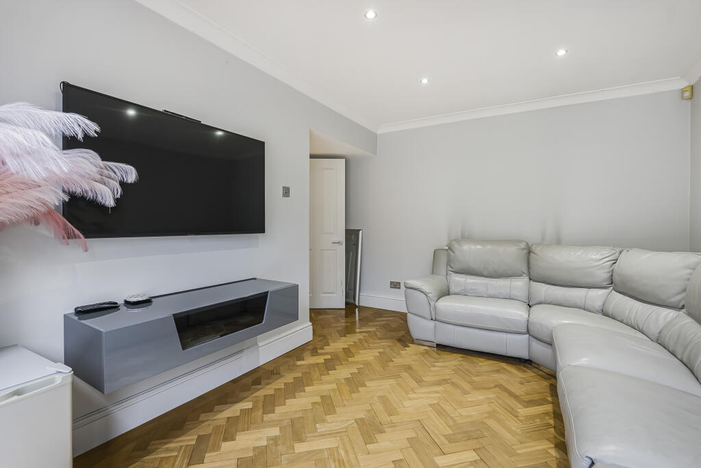 Additional image 10 of The Holdings, Hatfield, Hertfordshire, AL9