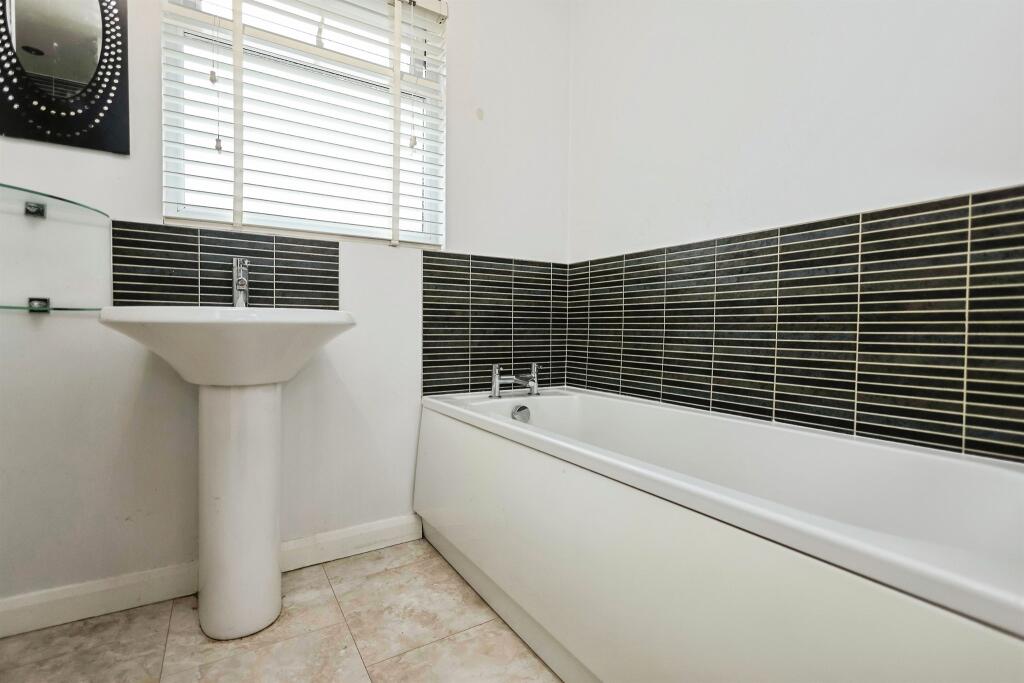 Additional image 4 of Rothesay Croft, Birmingham