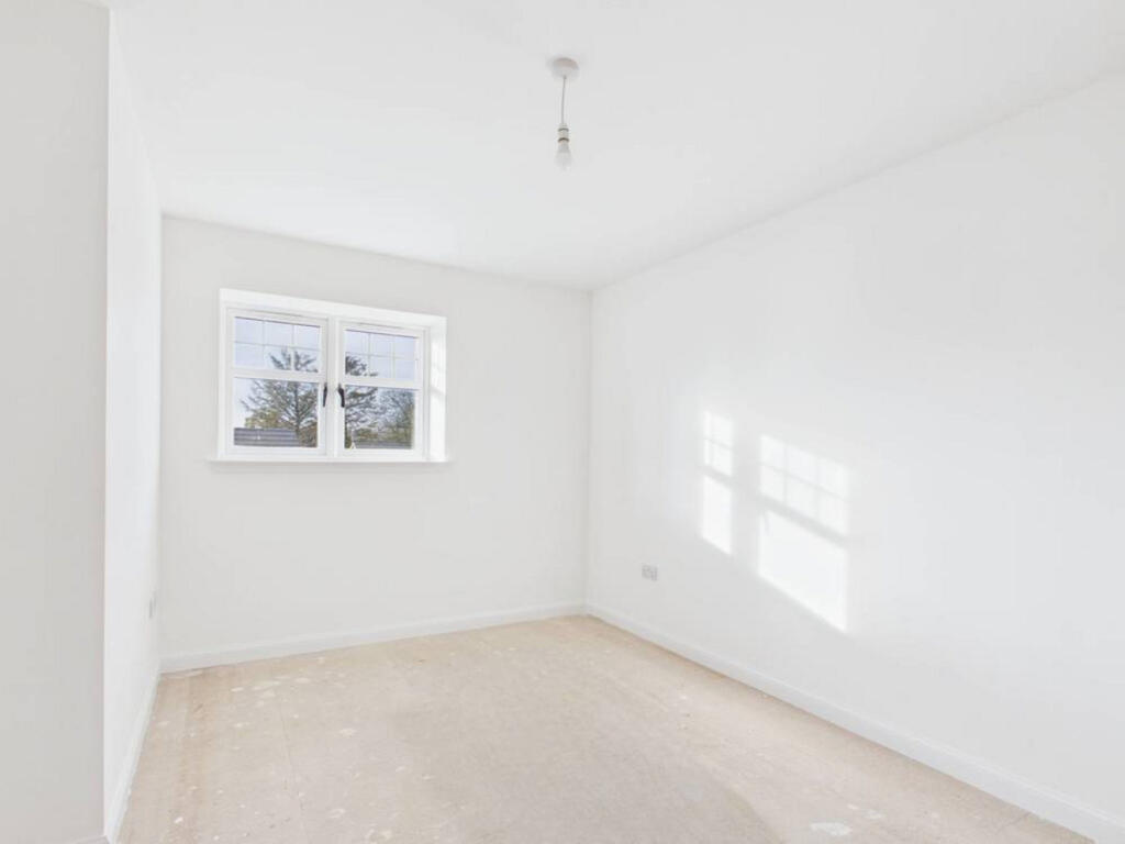 Additional image 7 of Hilton Avenue, Banff, AB45