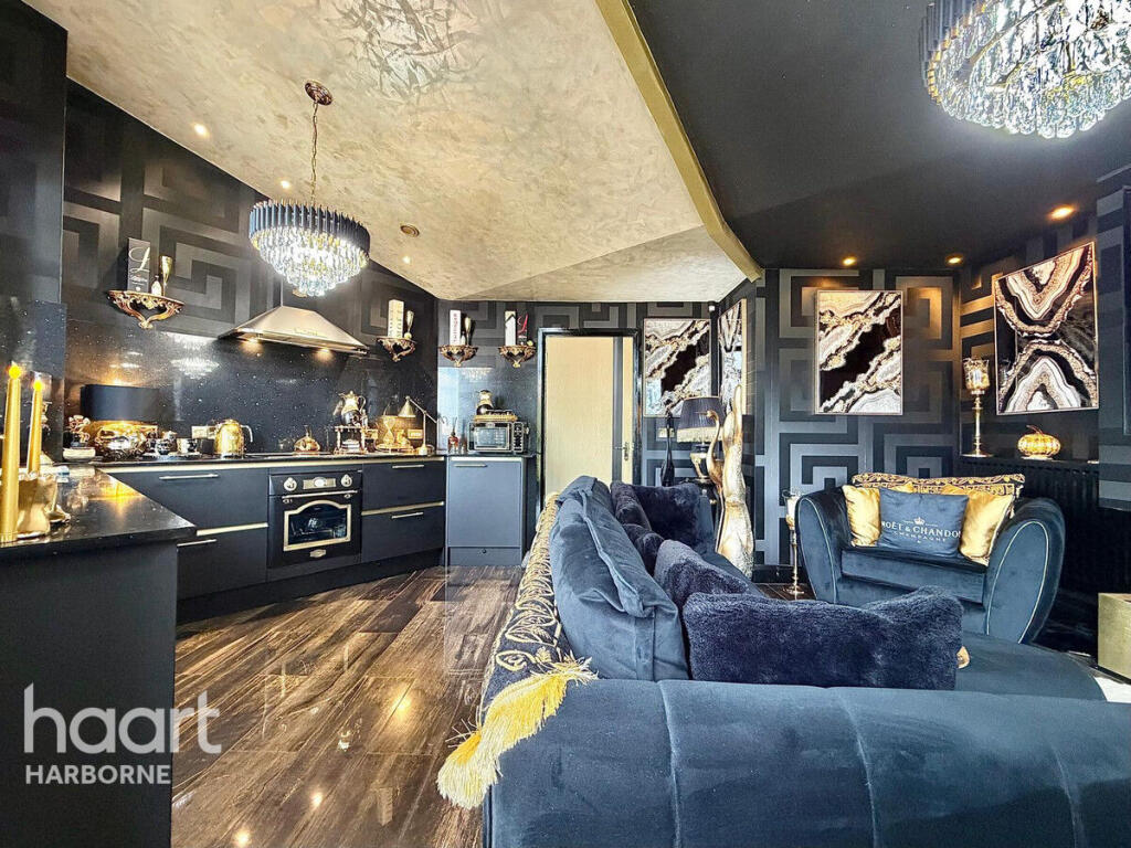 Additional image 3 of Luxury Apartment, Park Central