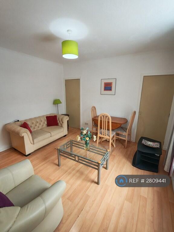 Ashvale Place, Aberdeen, AB10 photo 2