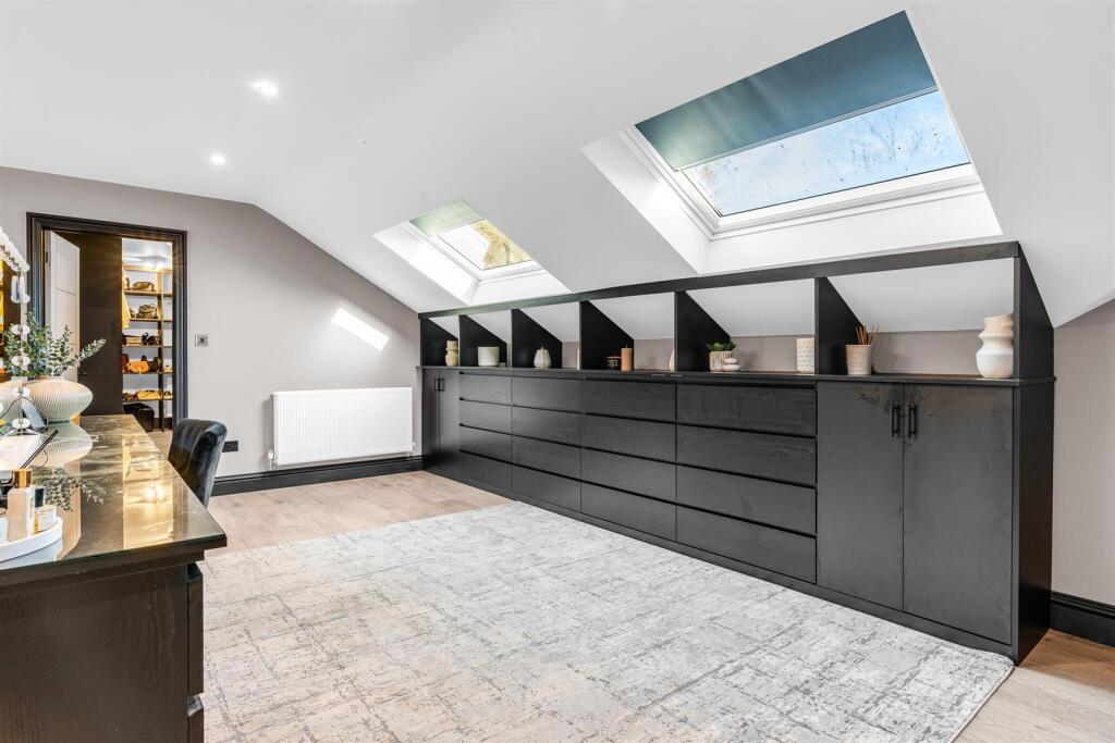 Additional image 21 of Canonsfield Road, Welwyn