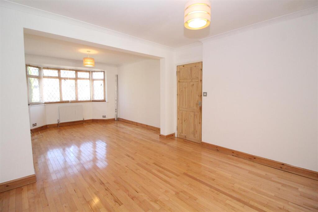 Additional image 3 of Roestock Gardens, Colney Heath, St. Albans