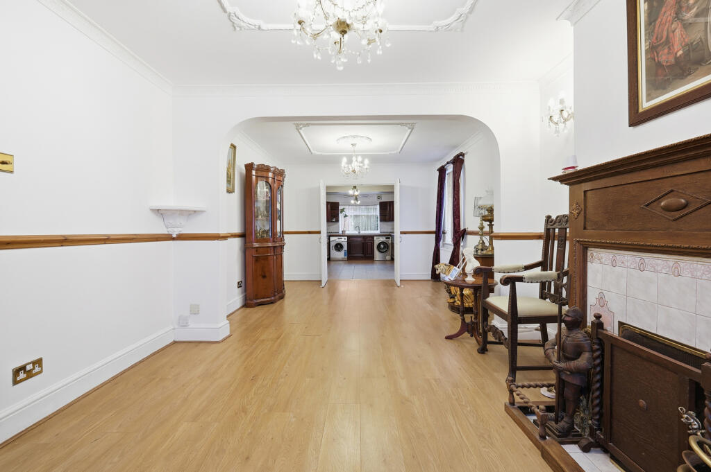 Additional image 9 of Mount Drive, Park Street, St. Albans