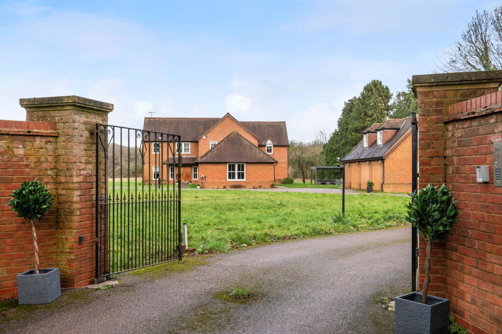 Additional image 47 of Pottersheath Road, Welwyn, AL6 9SY