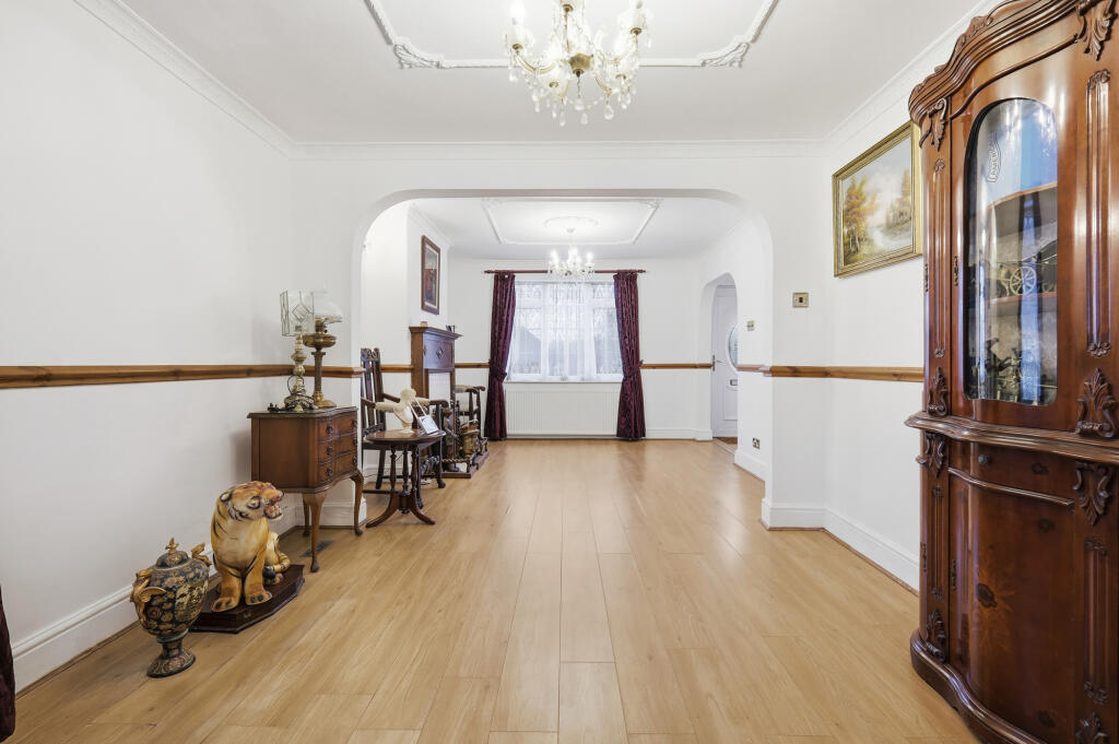 Additional image 4 of Mount Drive, Park Street, St. Albans