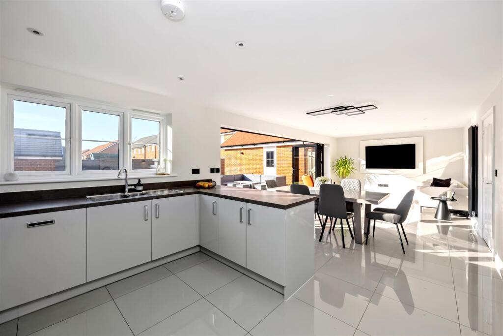 Additional image 32 of Geranium Drive, Worthing