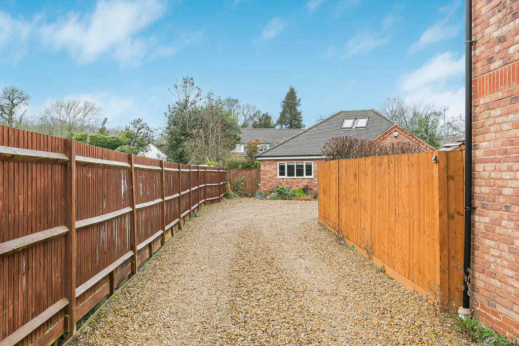 Additional image 14 of Maplefield, Park Street, St Albans, AL2