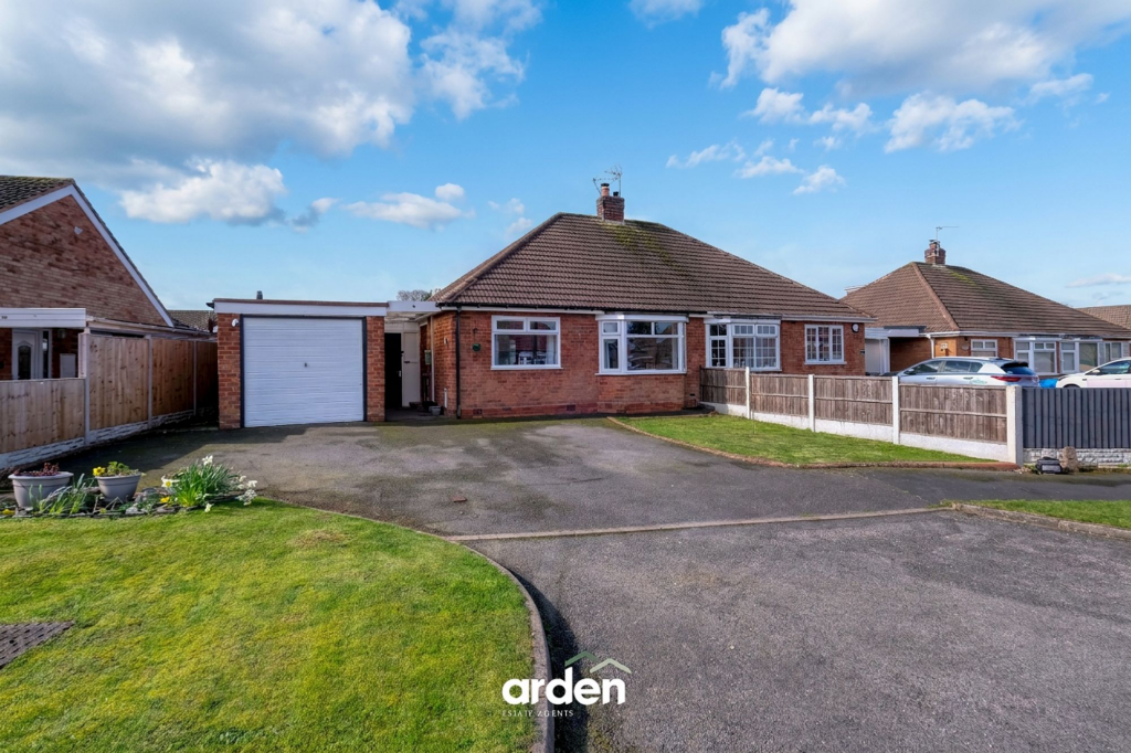 Easton Grove, Hollywood, B47