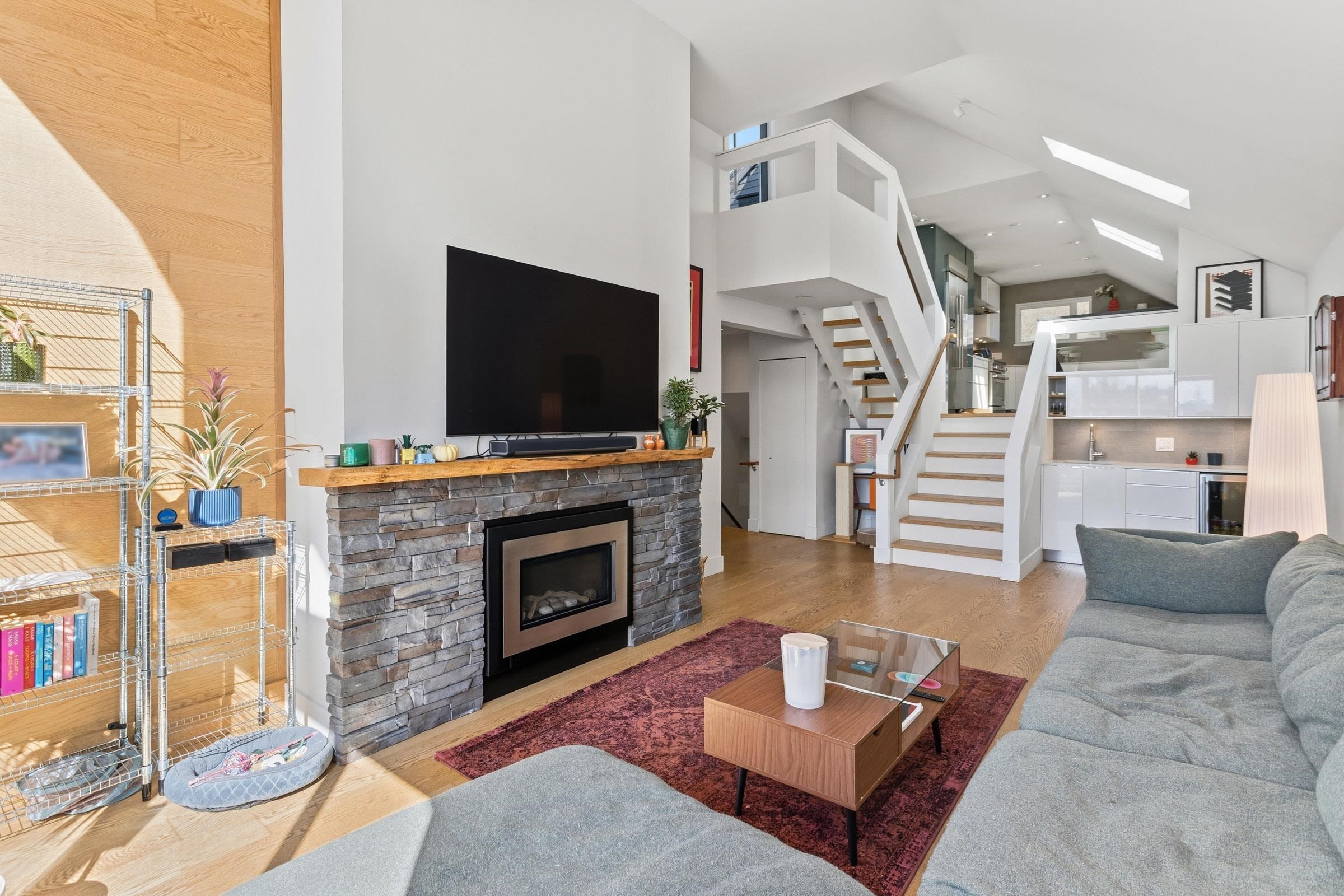 Additional image 3 of D-225 E 4th Street, North Vancouver, BC, V7L 1J1