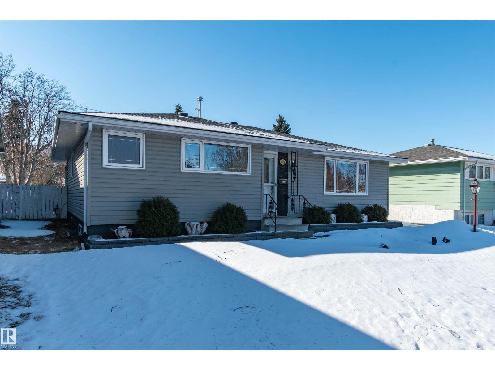 1058 Moyer Drive, Sherwood Park, AB, T8A1E6