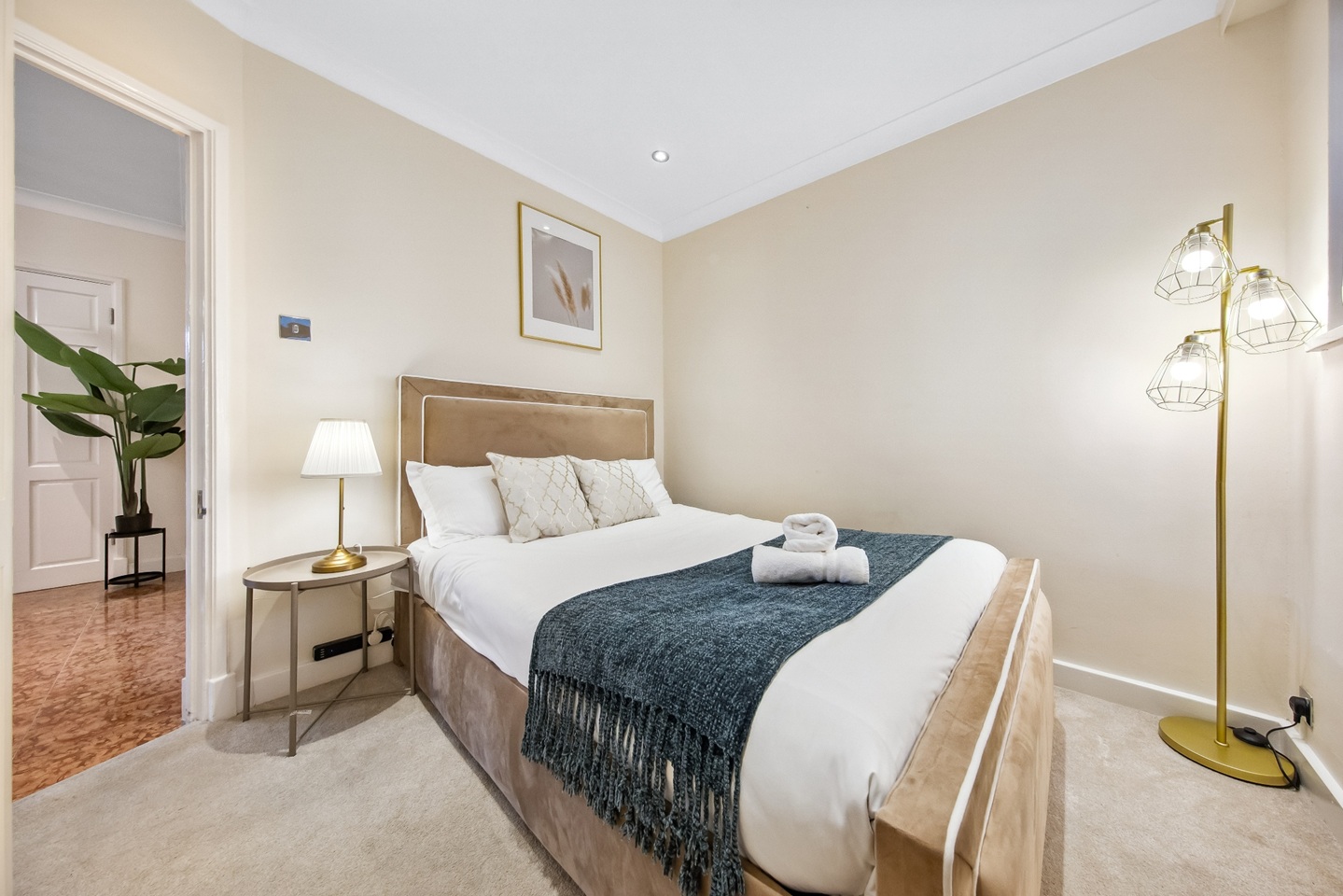 Additional image 12 of 4 Bed Flat, William Mews, SW1X, N1 7GU